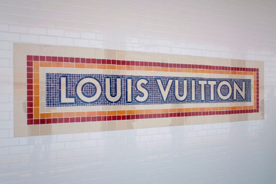 Louis Vuitton Volez, Voguez, Voyagez New York