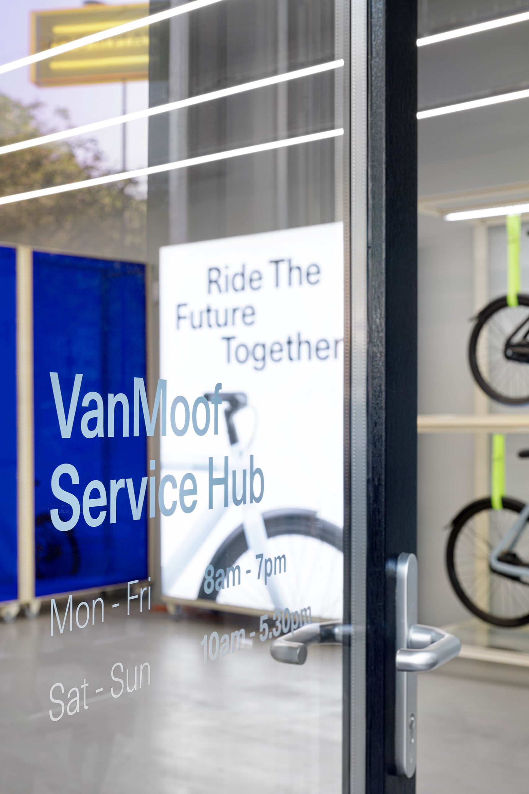 VanMoof Service Hubs